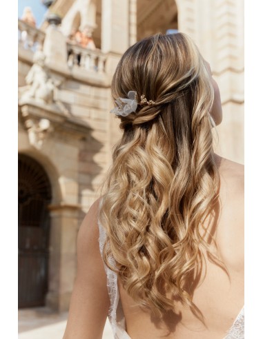 Passionflower-Floral wedding hair accessories Toutes les collections ici