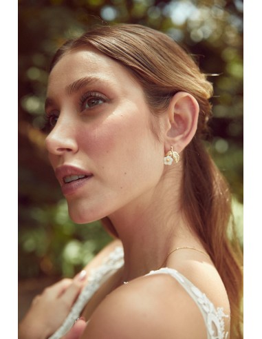 Bea - Mother-of-pearl floral earrings Les êtres humains sont 