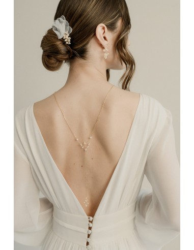 Dove - Feminine and delicate wedding back necklace français